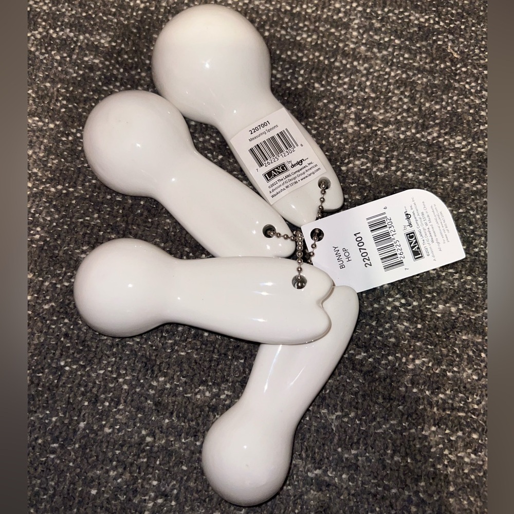 NWT Bunny Hop Measuring Spoons - Picture 2 of 4